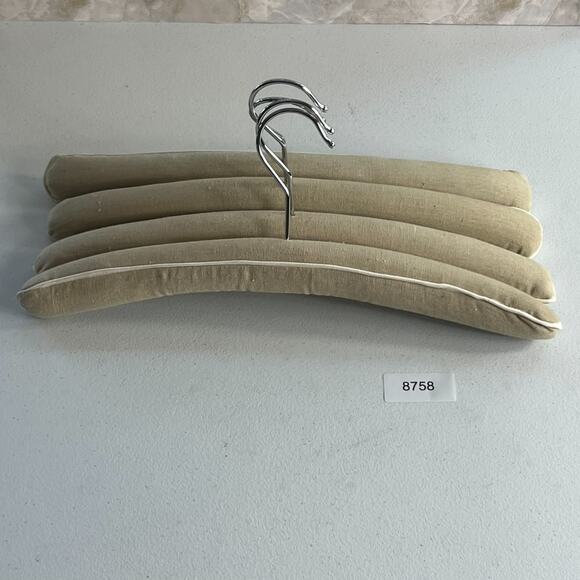 Set Of 4 Linen Covered Padded Hangers With Silver Hardware - Picture 6 of 7